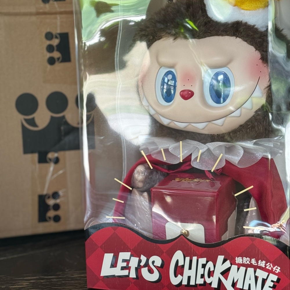 POP MART CHECK MATE - Picture 5 of 6